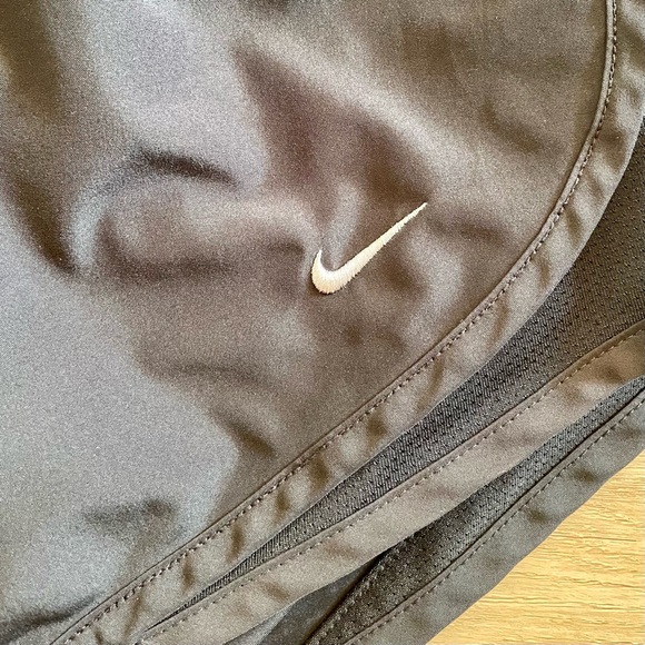 Women’s NIKE XS - Picture 3 of 4